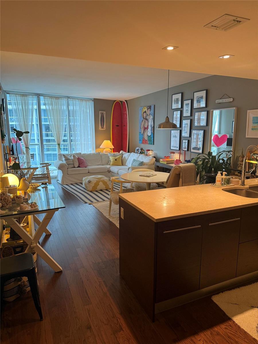475 Brickell Avenue 2011 Property Photo 1