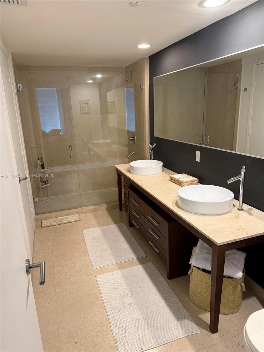 475 Brickell Avenue 2011 Property Photo 9