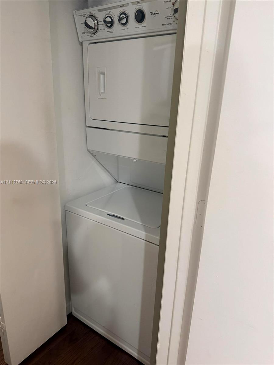 475 Brickell Avenue 2011 Property Photo 11