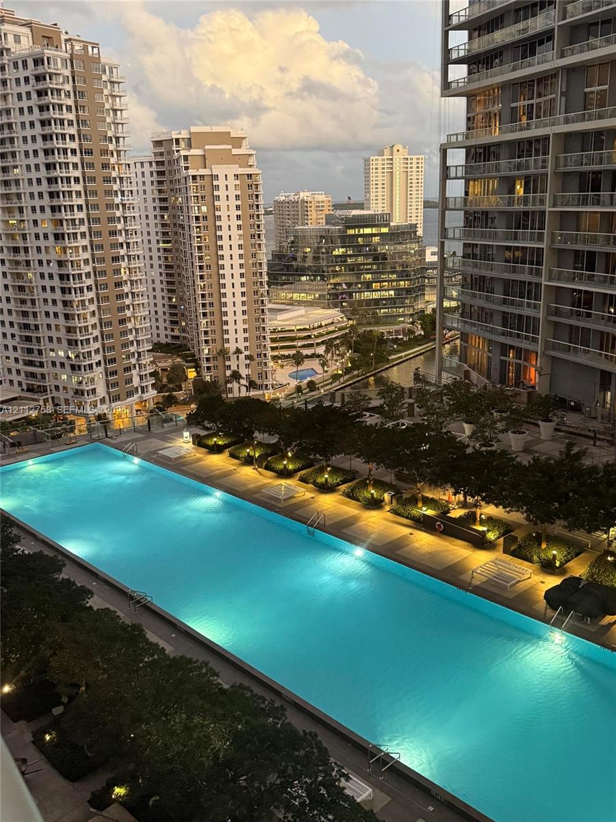 475 Brickell Avenue 2011 Property Photo 14