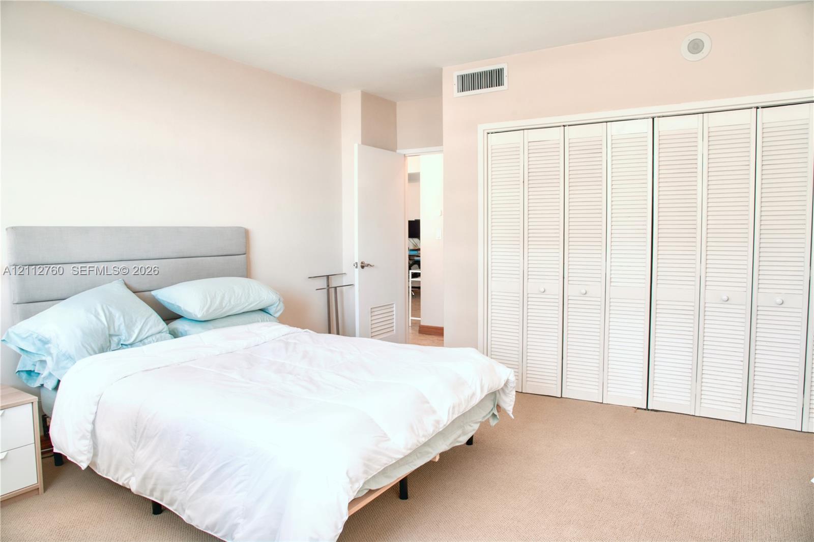 5825 Collins Avenue 11h Property Photo 11