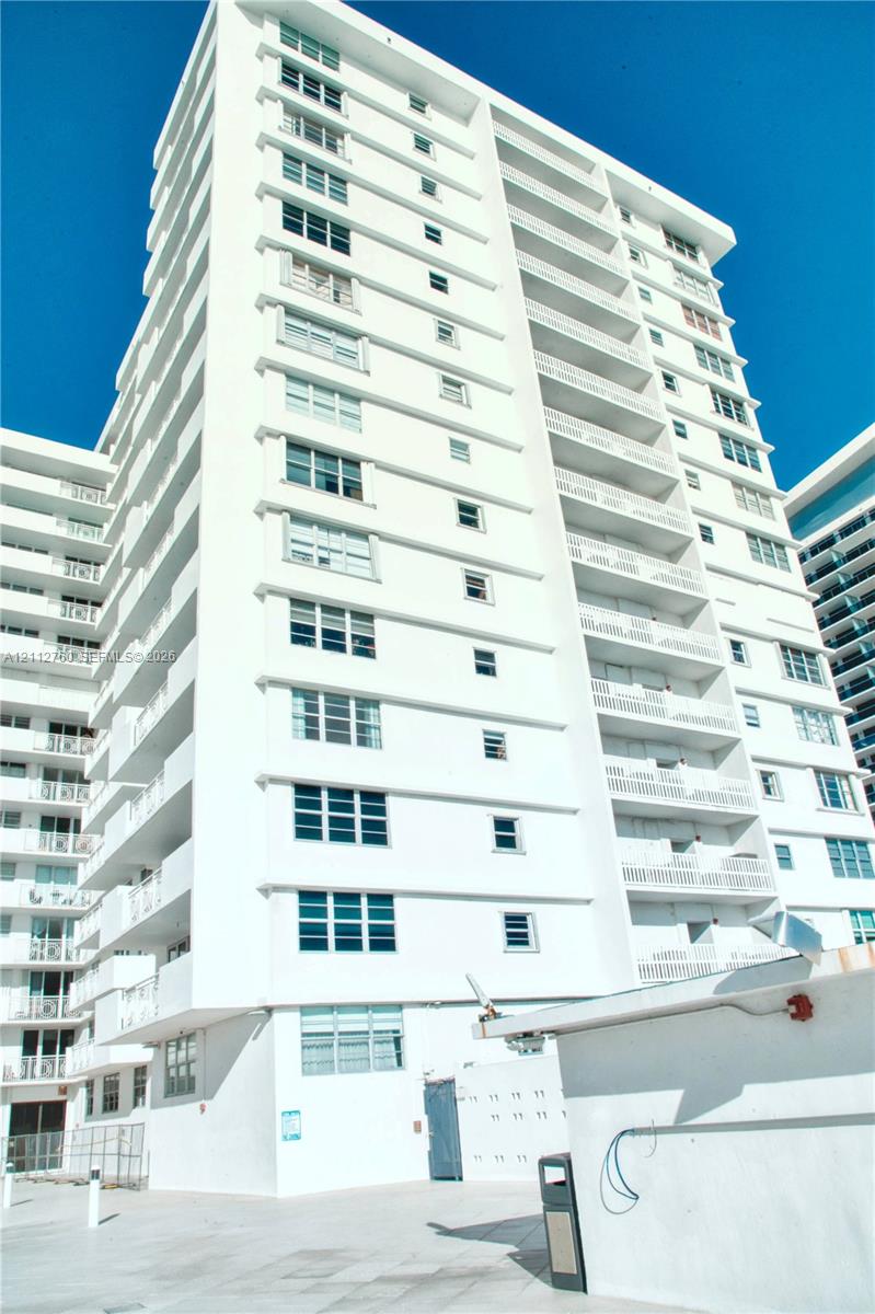 5825 Collins Avenue 11h Property Photo 21