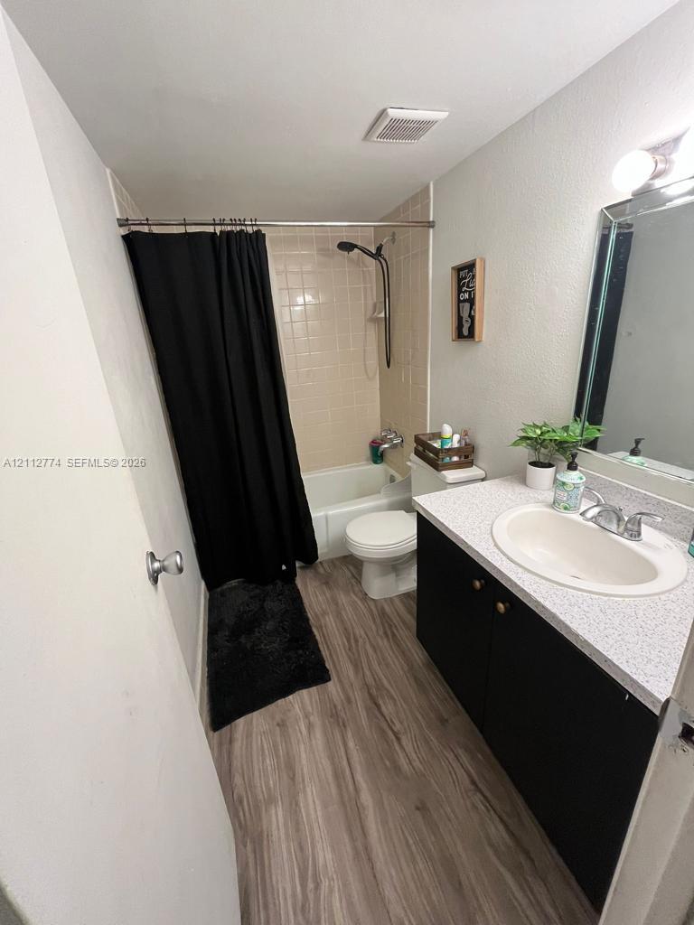 18111 Nw 68th Avenue H102 Property Photo 9