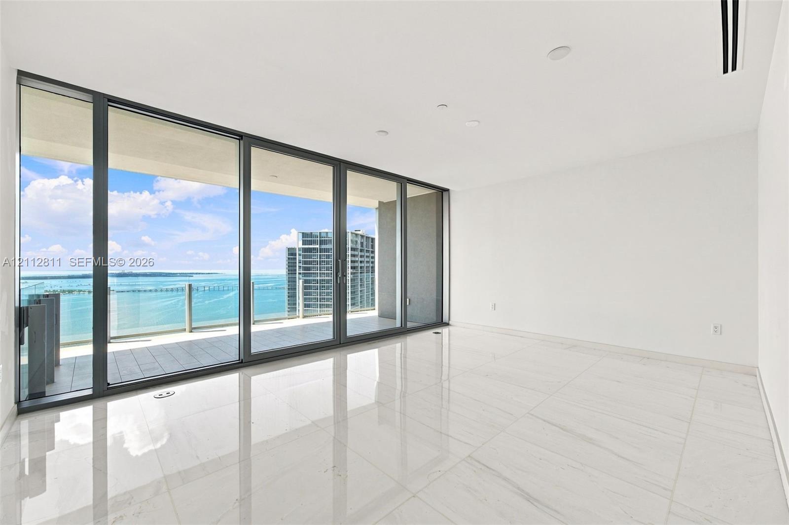 300 Biscayne Boulevard Way 5002e Property Photo 16