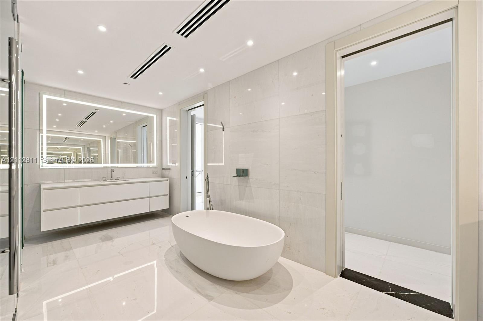 300 Biscayne Boulevard Way 5002e Property Photo 21