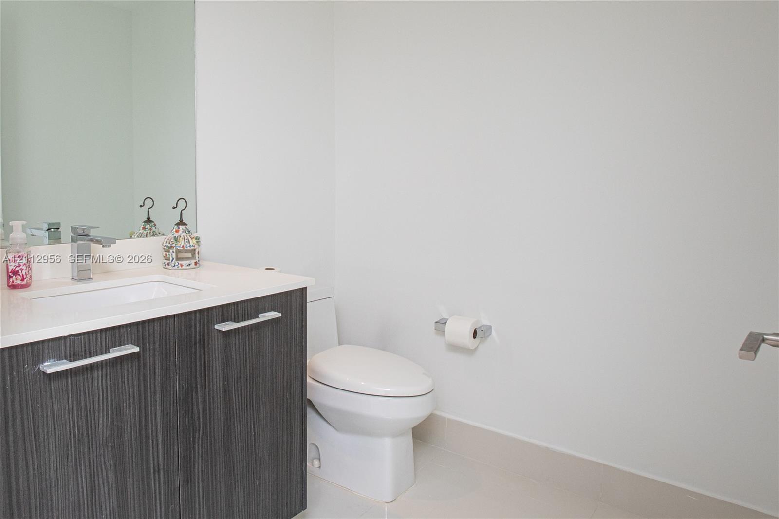 45 Sw 9th Street 1810 Property Photo 17