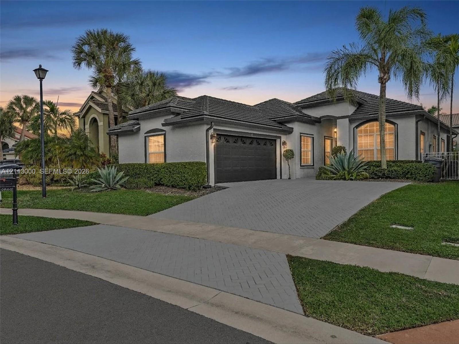 10860 La Salinas Circle Property Photo 1