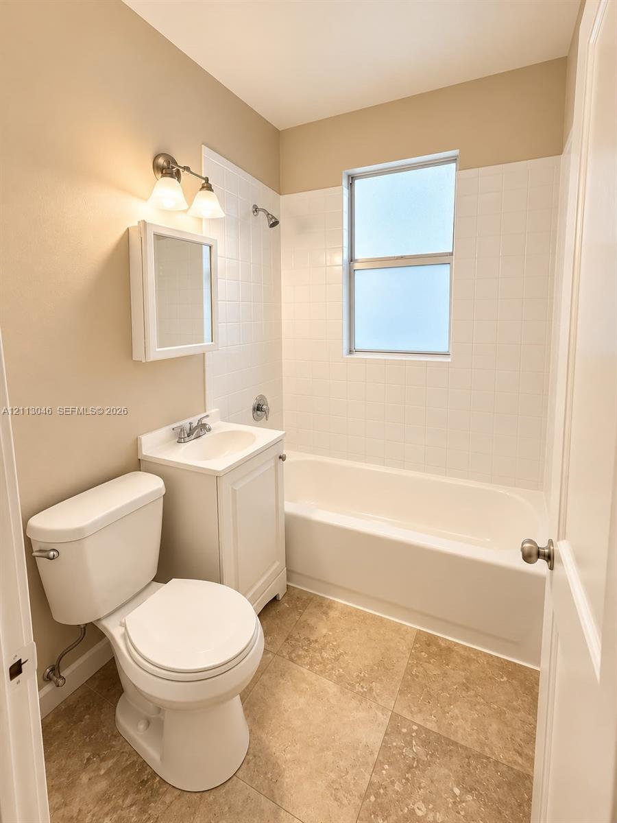 344 Mendoza Avenue 1 Property Photo 5
