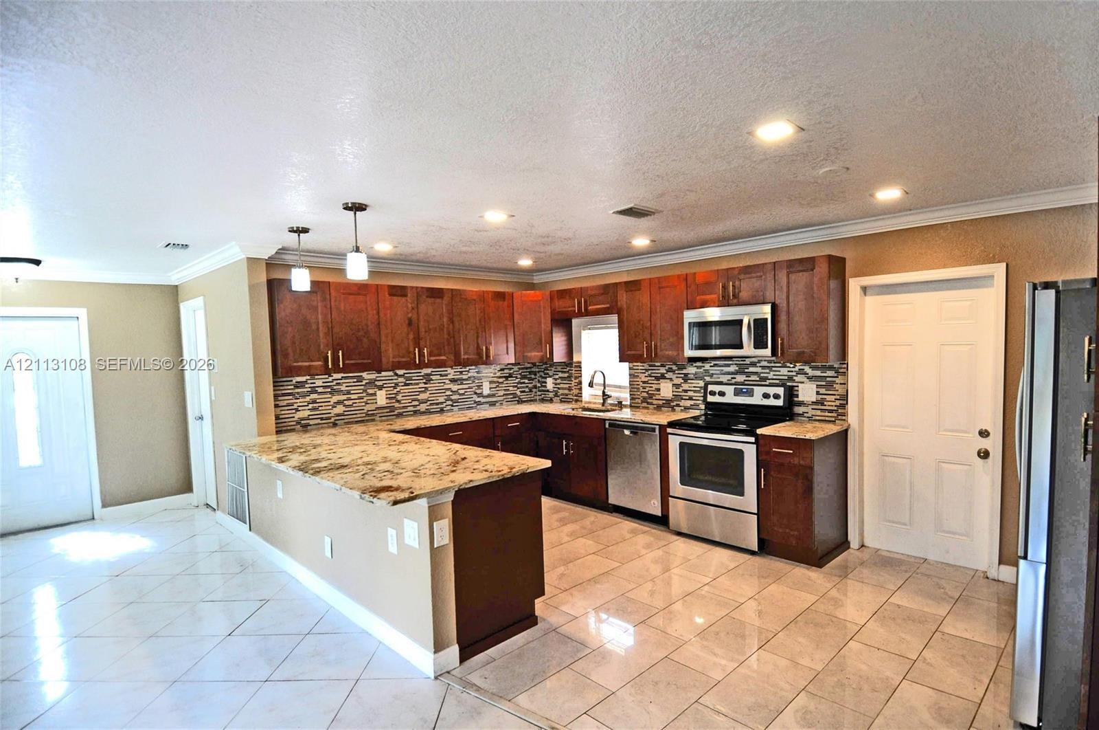 7707 Sw 8th Street Property Photo 3