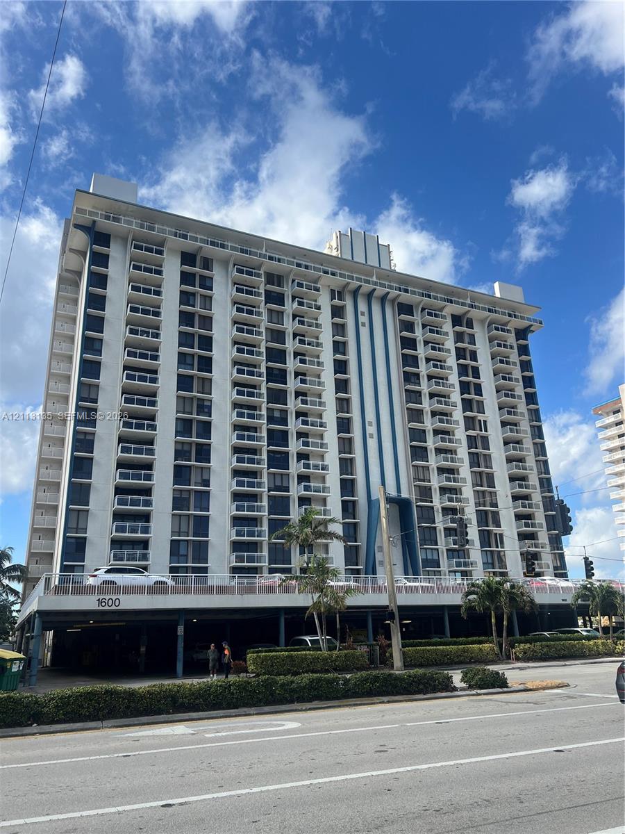 1600 S Ocean Drive 3A Property Photo 1