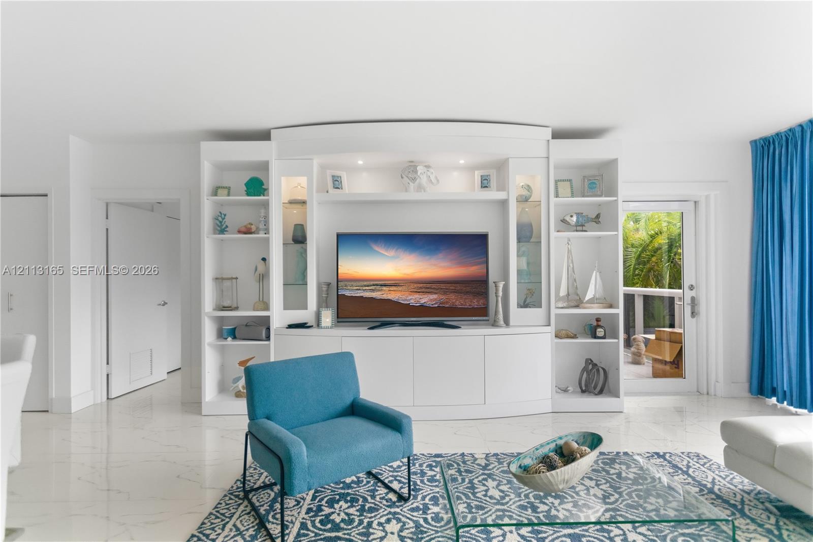 10275 Collins Avenue 229 Property Photo 4