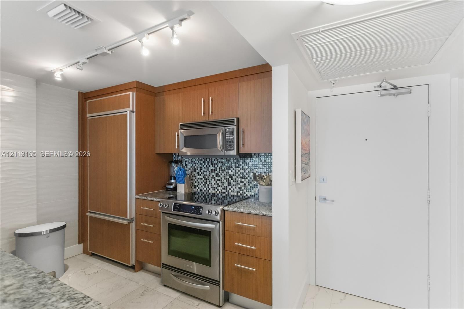10275 Collins Avenue 229 Property Photo 20