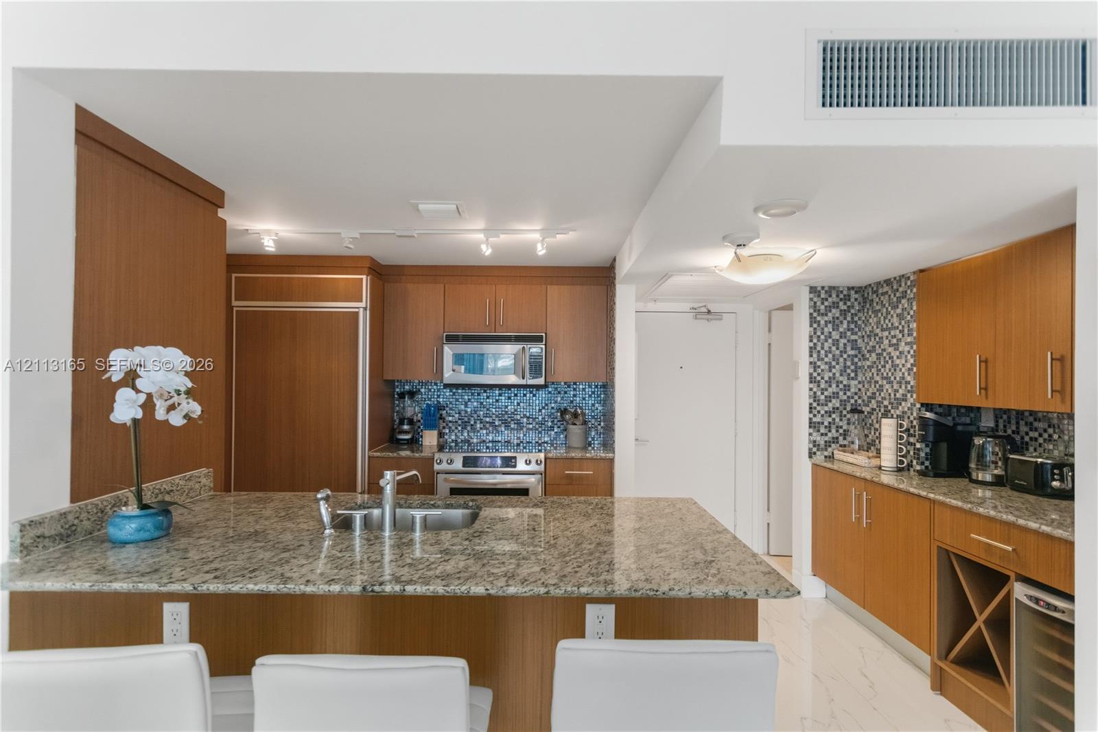 10275 Collins Avenue 229 Property Photo 23