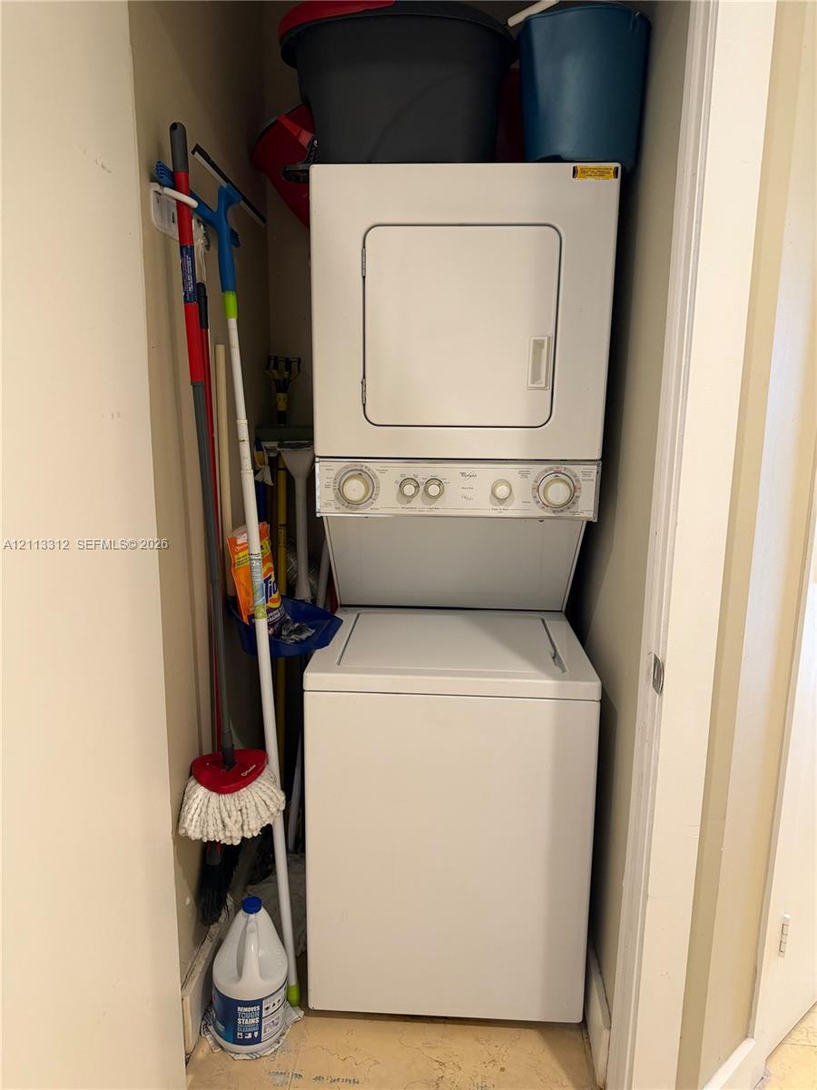 1050 Brickell Avenue 2414 Property Photo 18