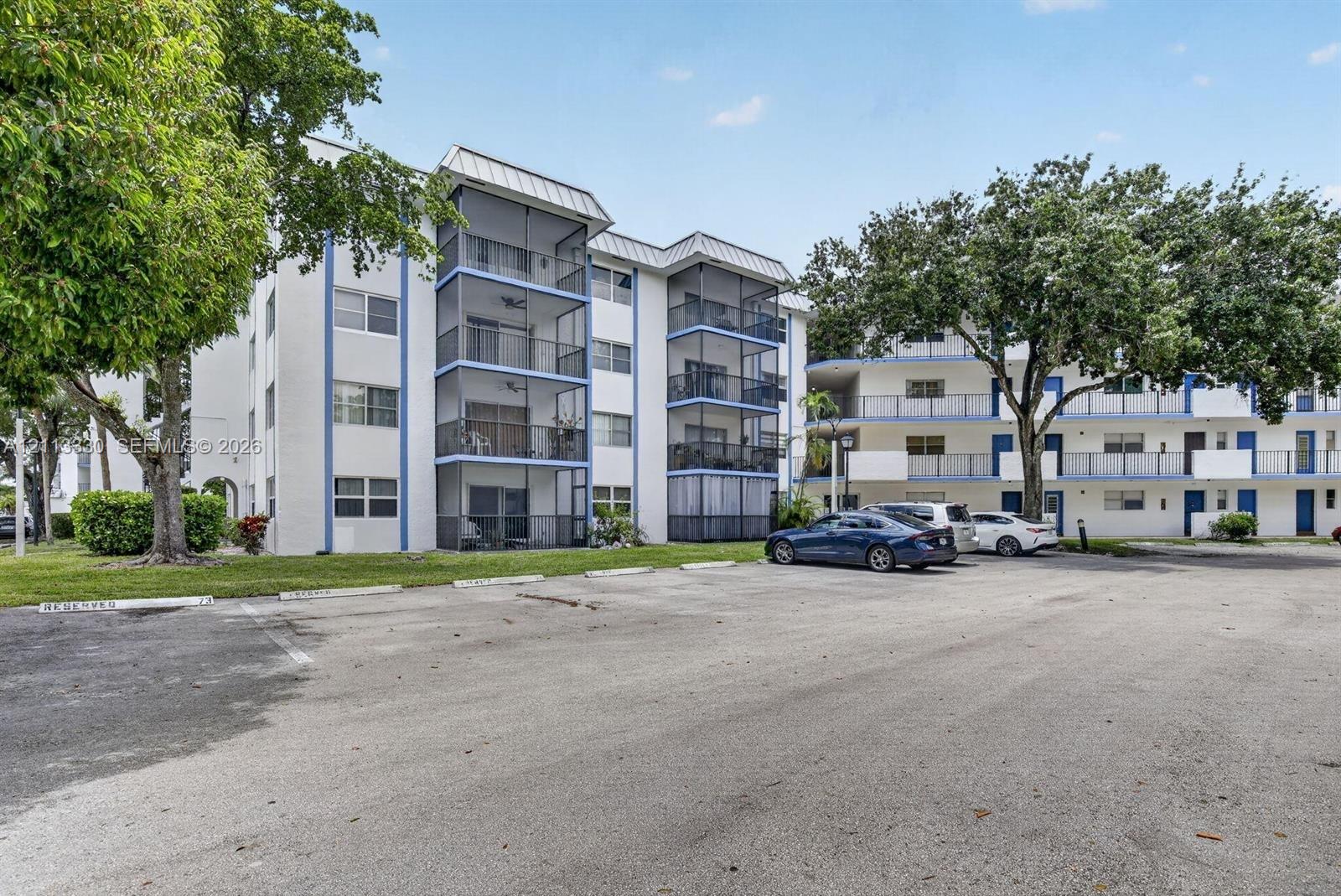 6001 N Falls Cir Drive 105 Property Photo 1