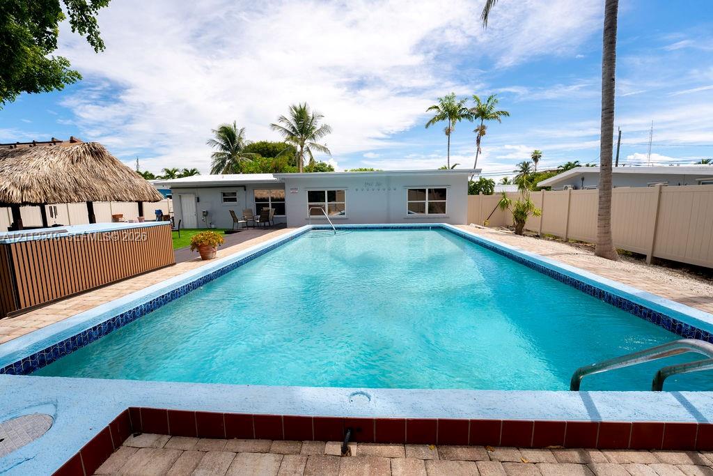 2705 Dolphin Drive Property Photo 4