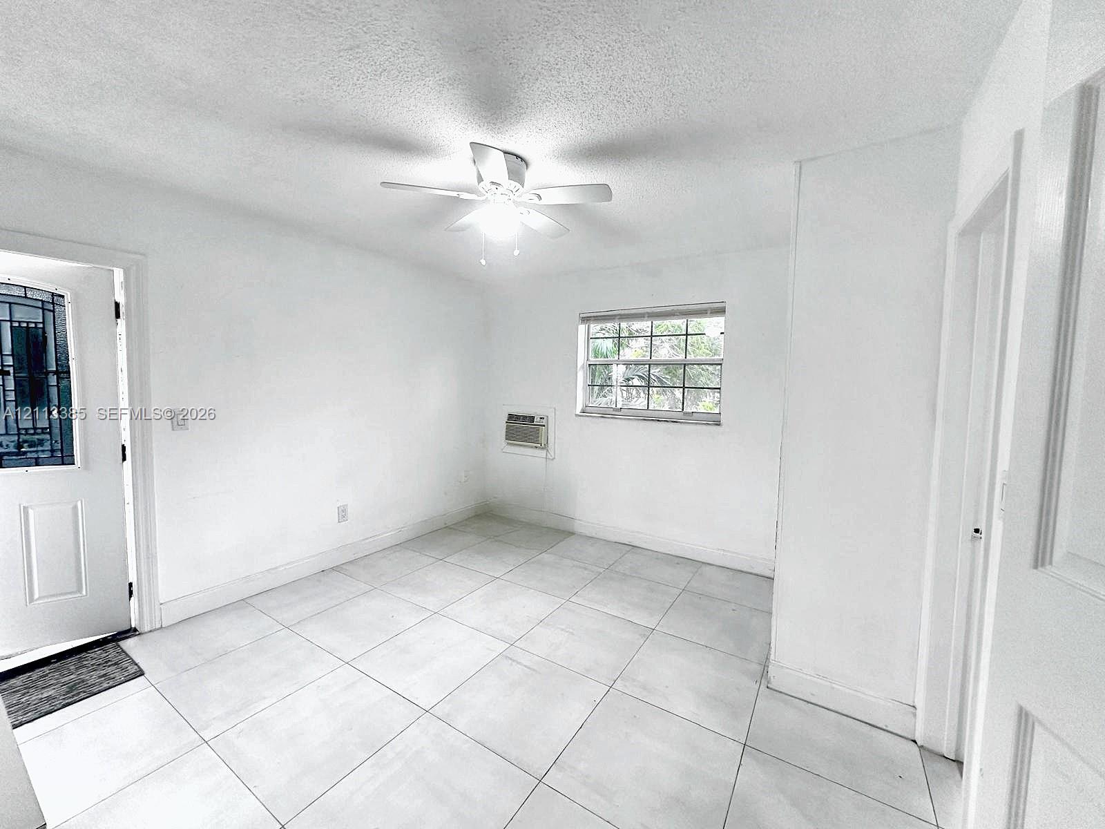 1055 Sw 12th Street 2a Property Photo 6