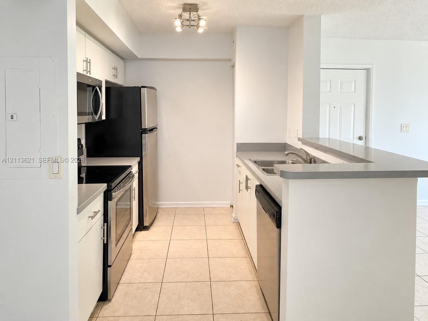 620 SW 111th Avenue 104 Property Photo 1