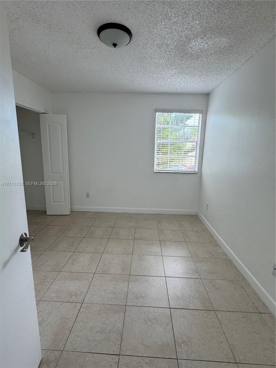 18346 Nw 68th Avenue K Property Photo 28