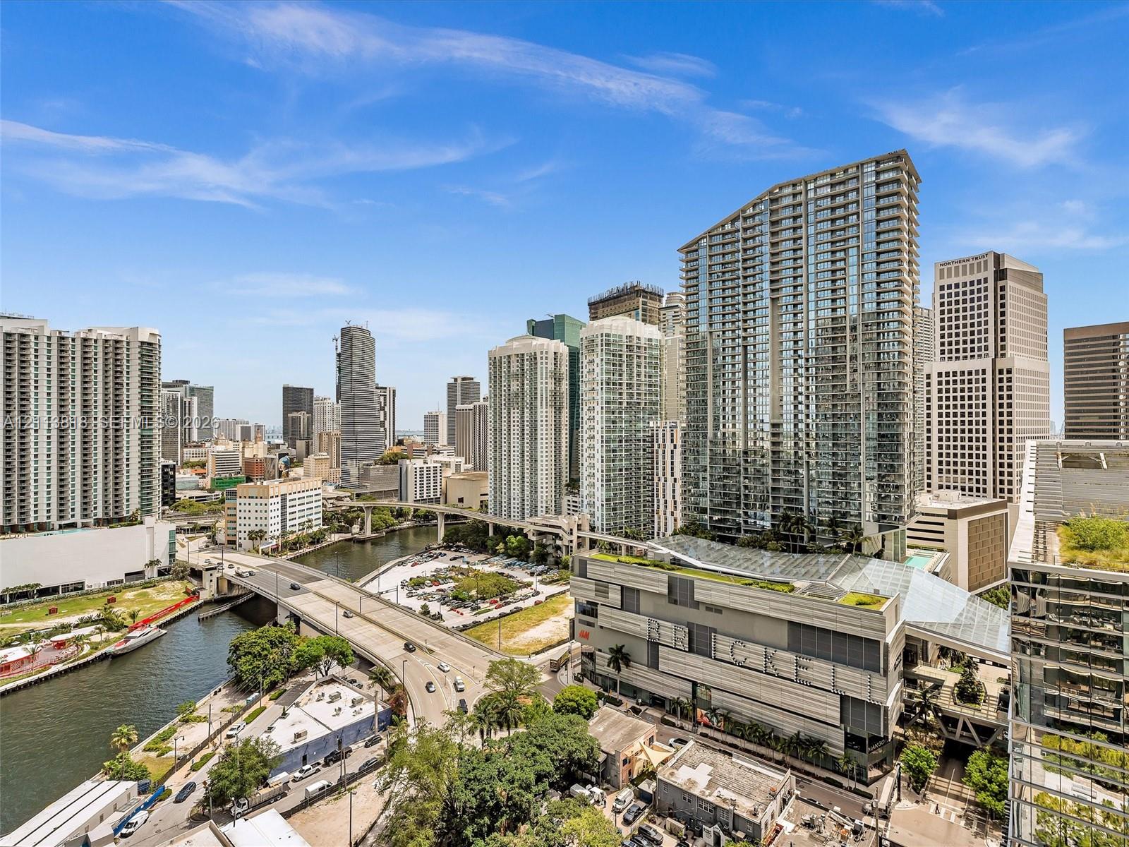 88 Sw 7th Street 2011 (corner) Property Photo 28