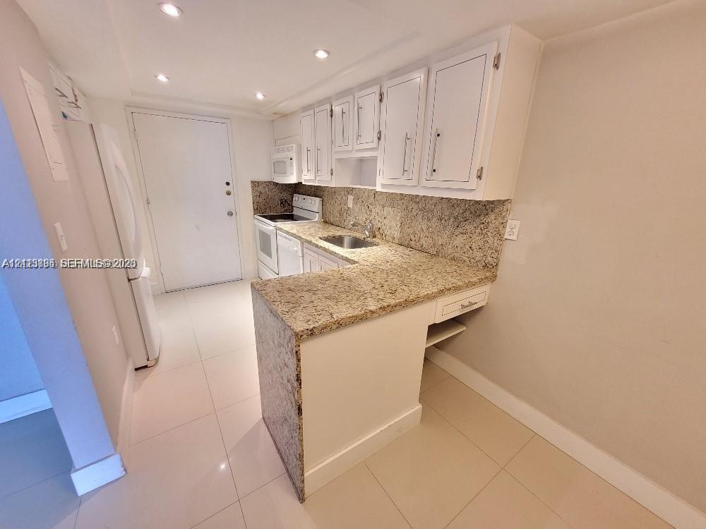 18011 Biscayne Boulevard 702 Property Photo 1