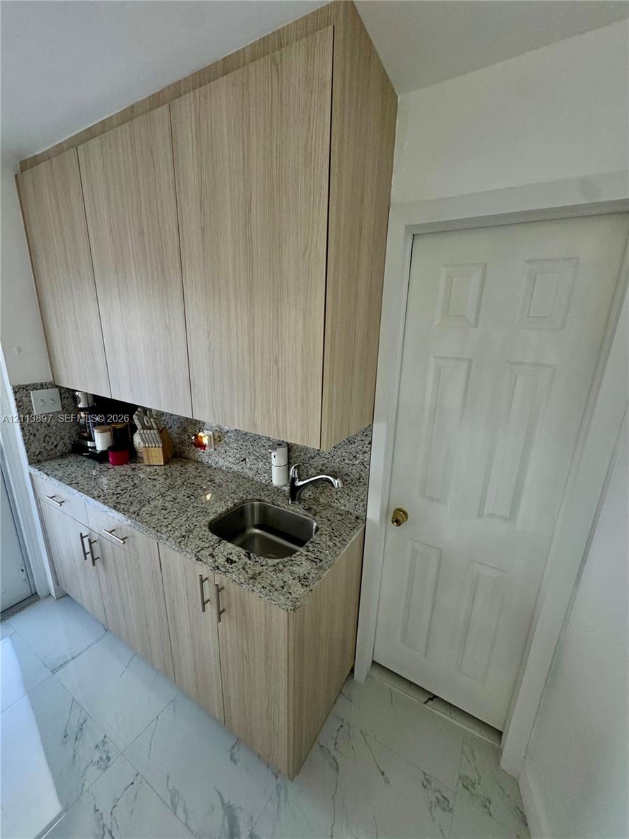 520 E 58th Street Property Photo 21