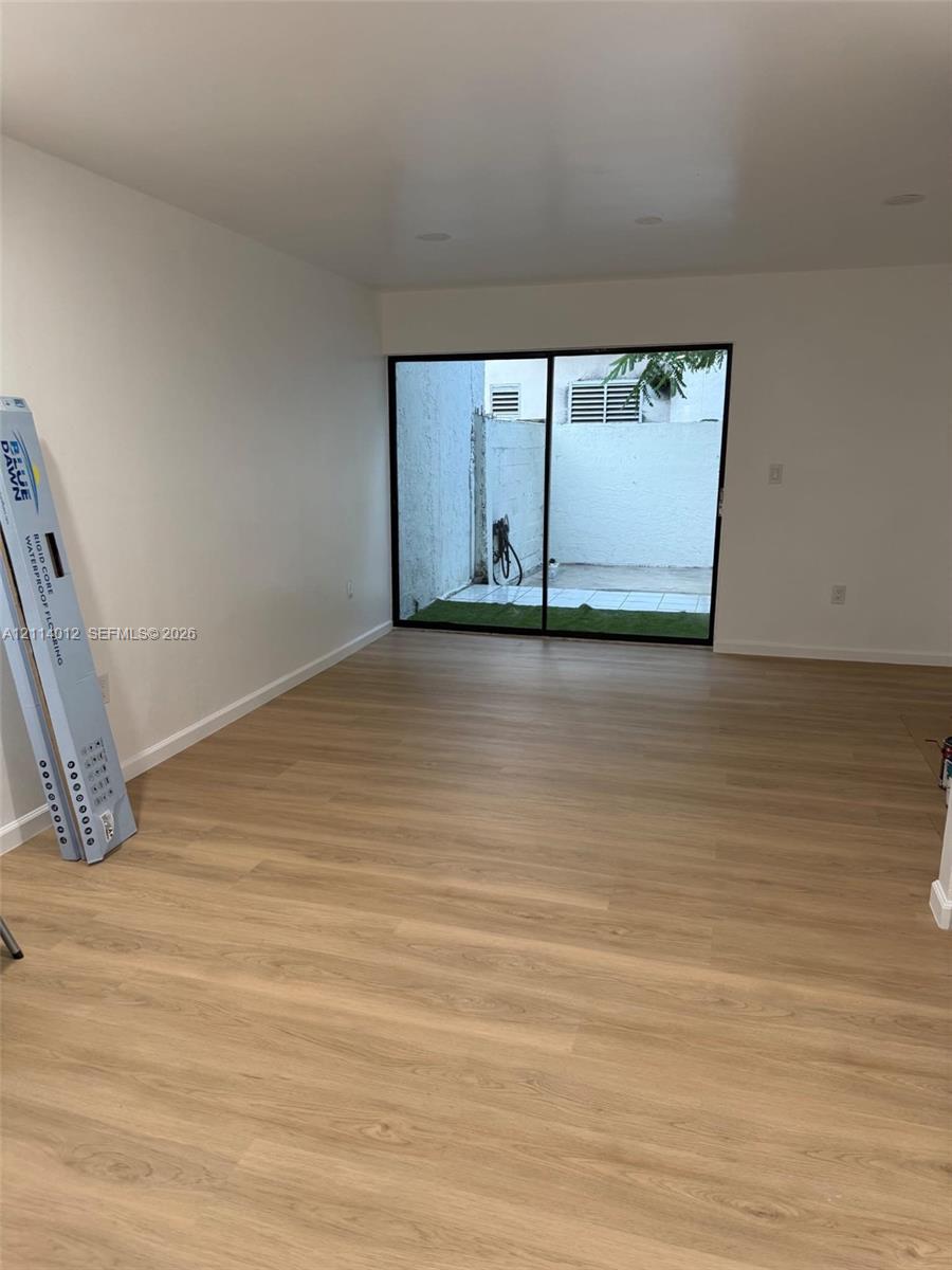 1901 S River Drive 56-f Property Photo 8