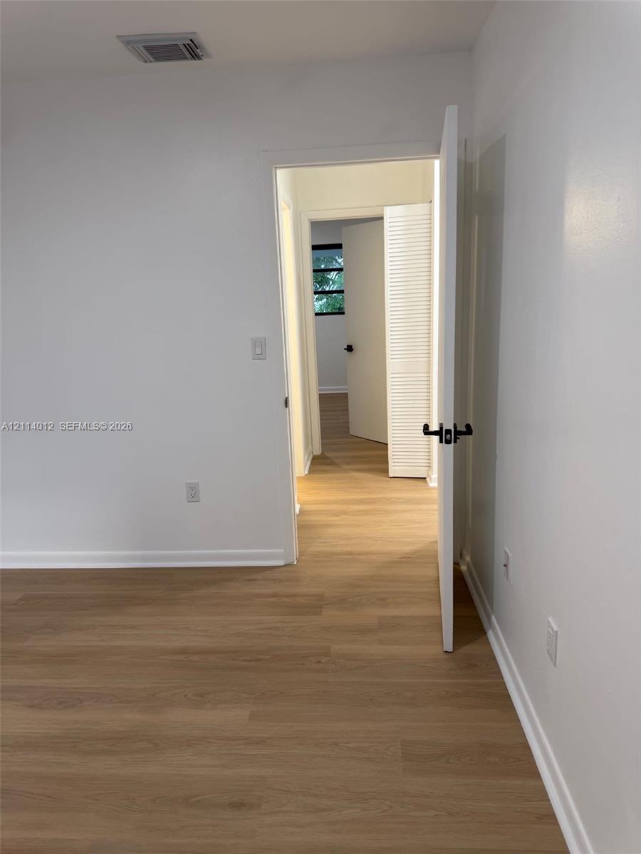 1901 S River Drive 56-f Property Photo 12