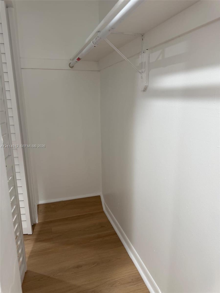 1901 S River Drive 56-f Property Photo 16