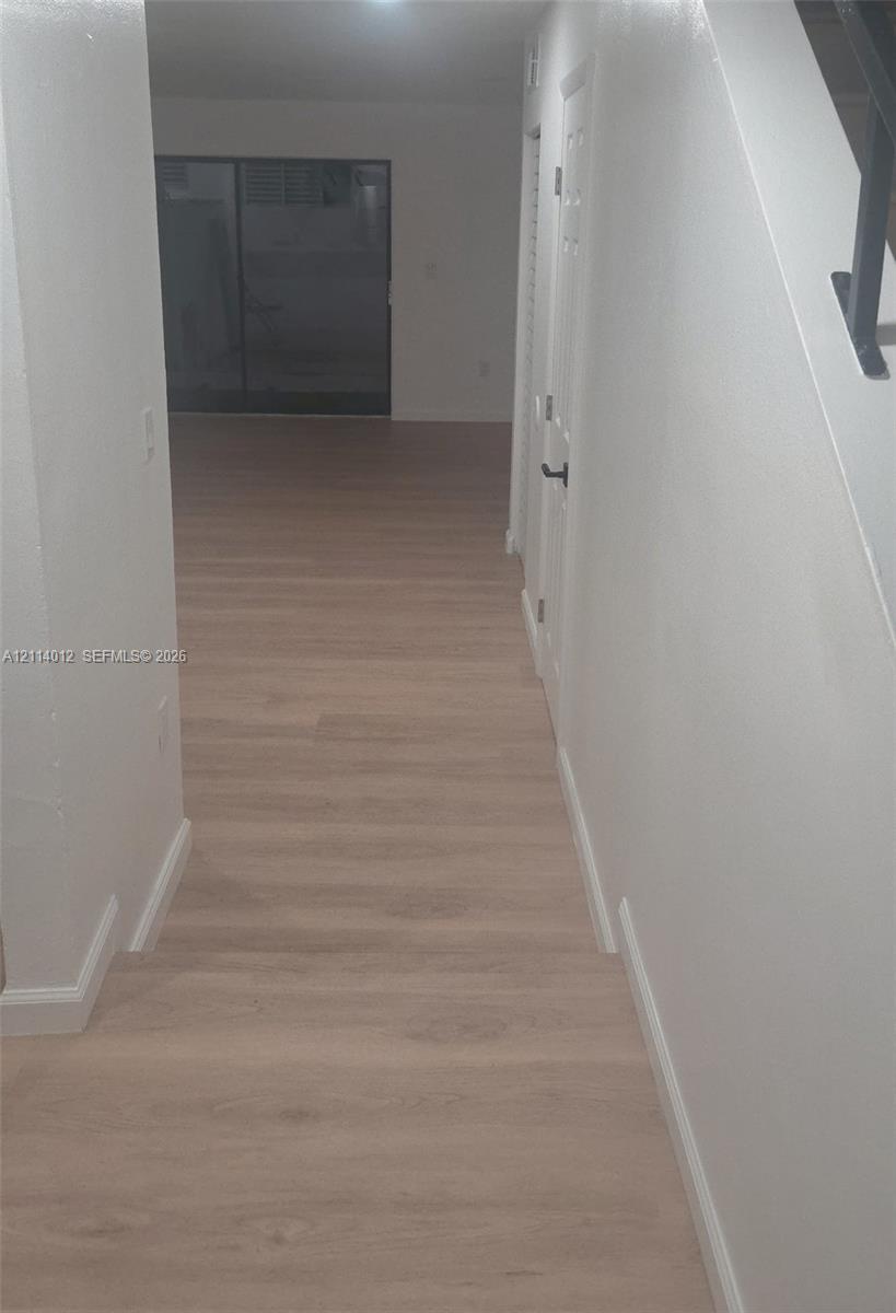 1901 S River Drive 56-f Property Photo 21