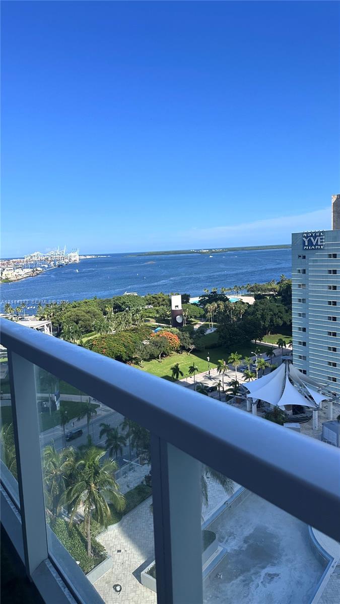 244 Biscayne Boulevard 1707 Property Photo 1