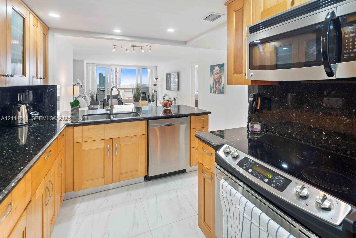 1717 N Bayshore Drive C-4037 Property Photo 7