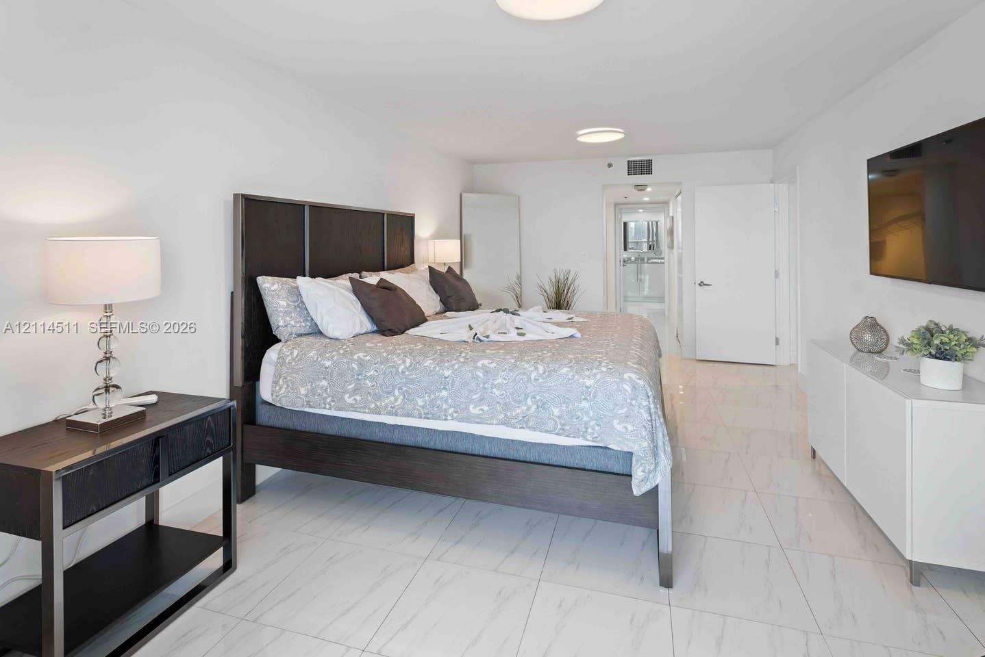 1717 N Bayshore Drive C-4037 Property Photo 11