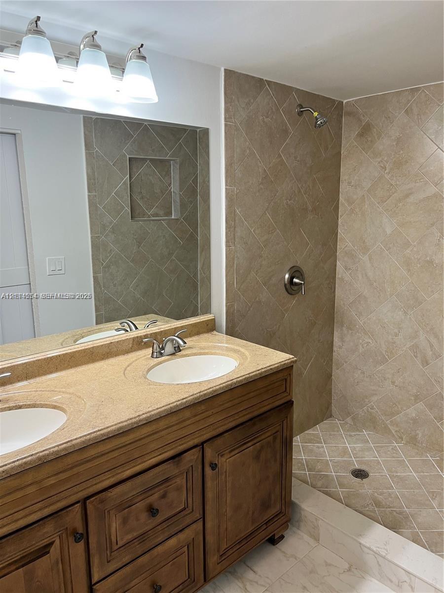 9355 Sw 8th Street 124 Property Photo 15