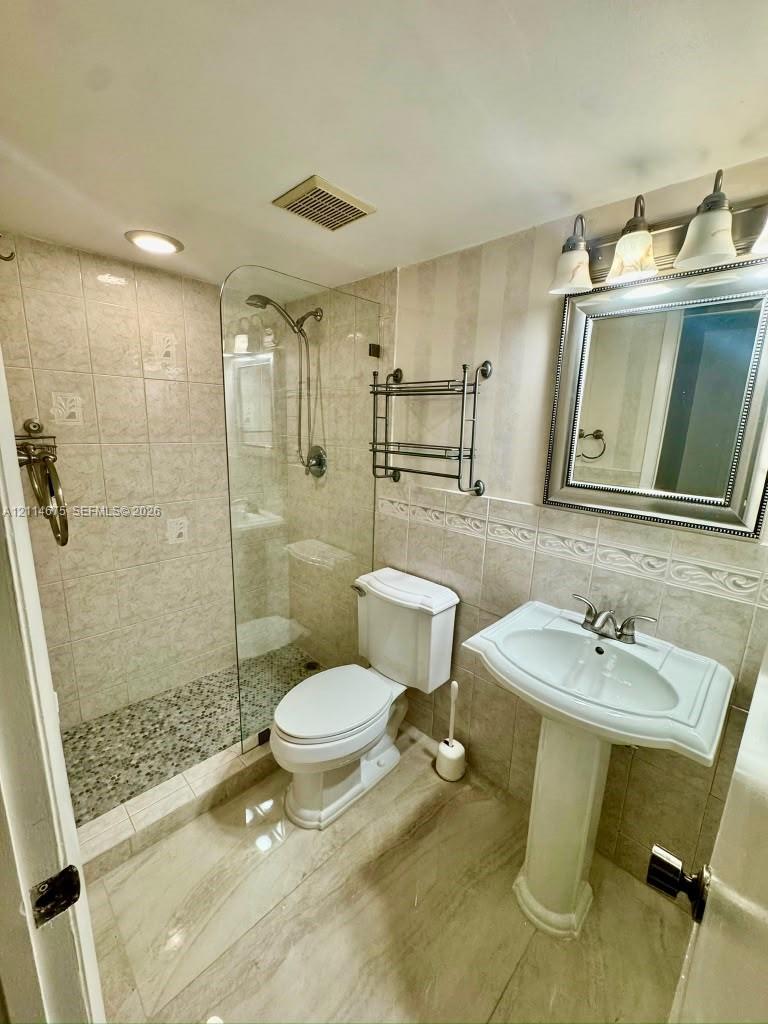 A12114675 Property Photo 16