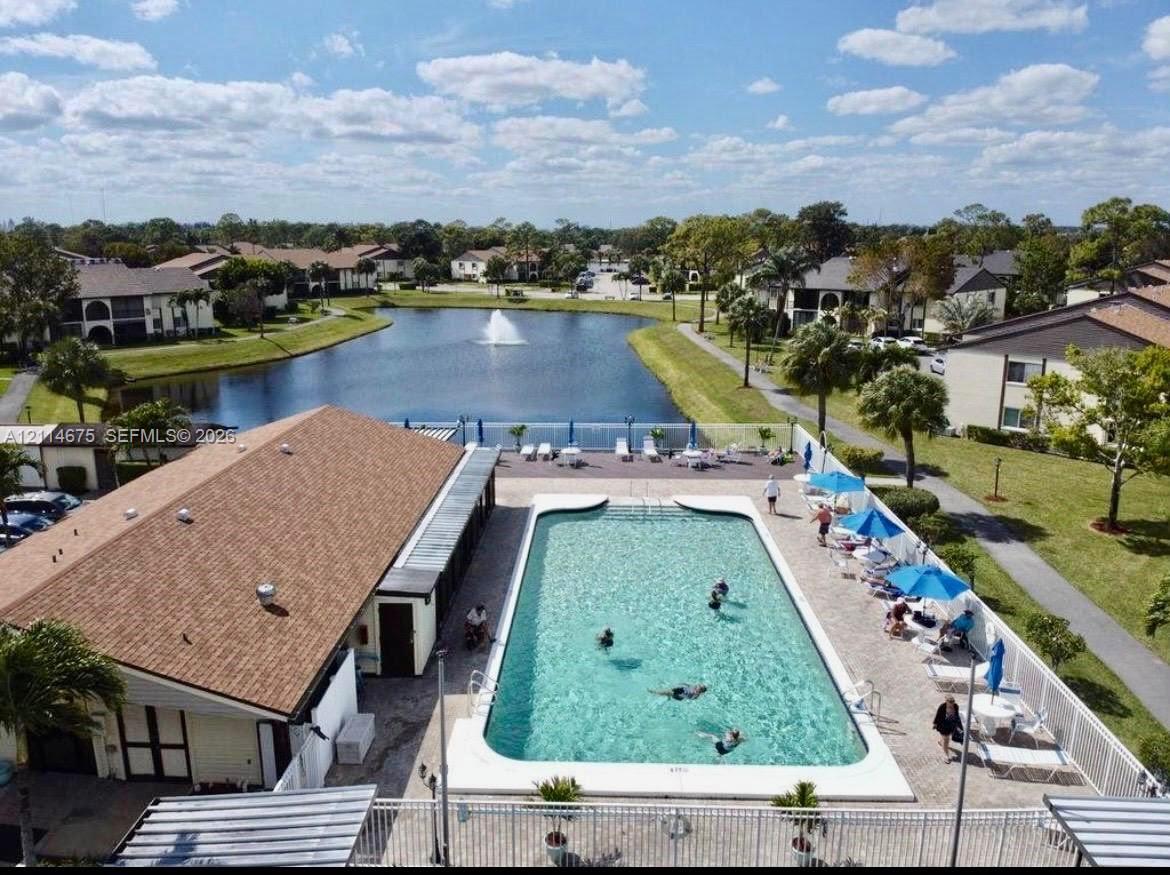 A12114675 Property Photo 17