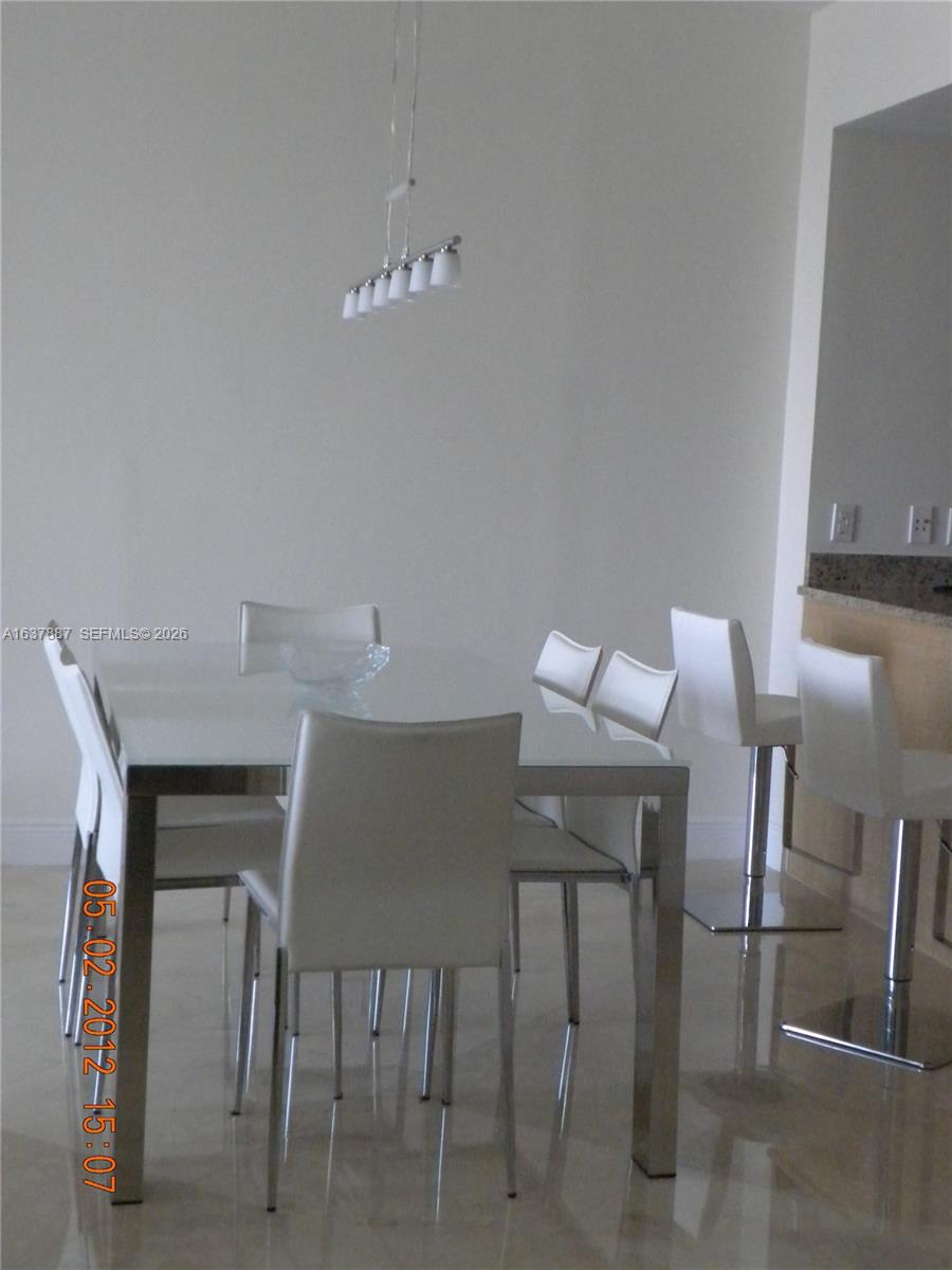 A1637887 Property Photo 5