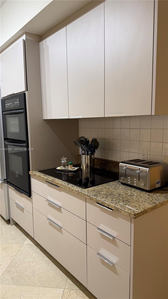 A1637887 Property Photo 8