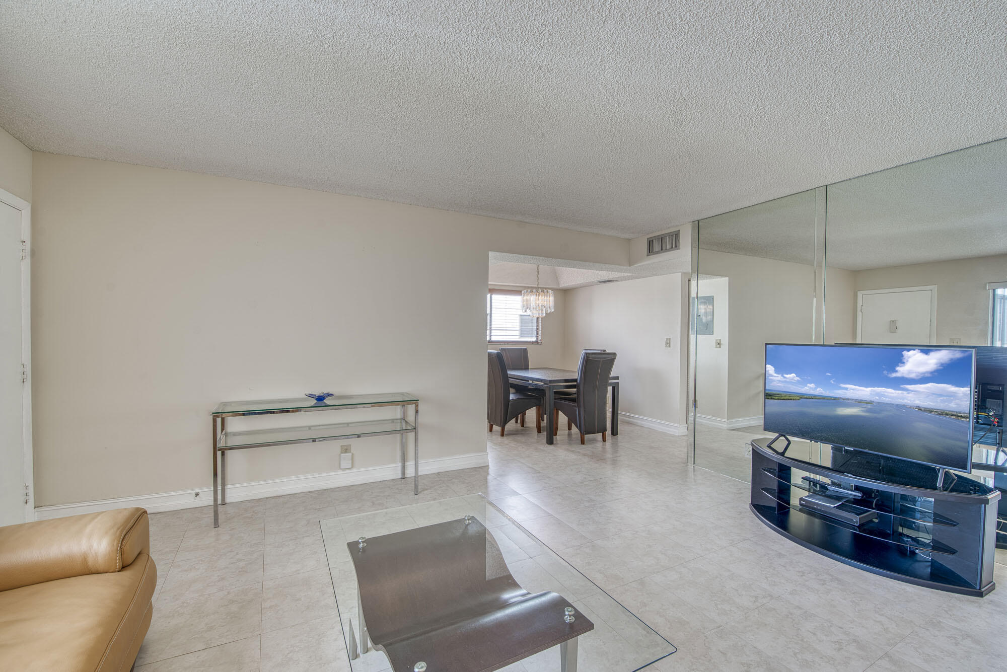 15108 Ashland Drive 215 Property Photo 4
