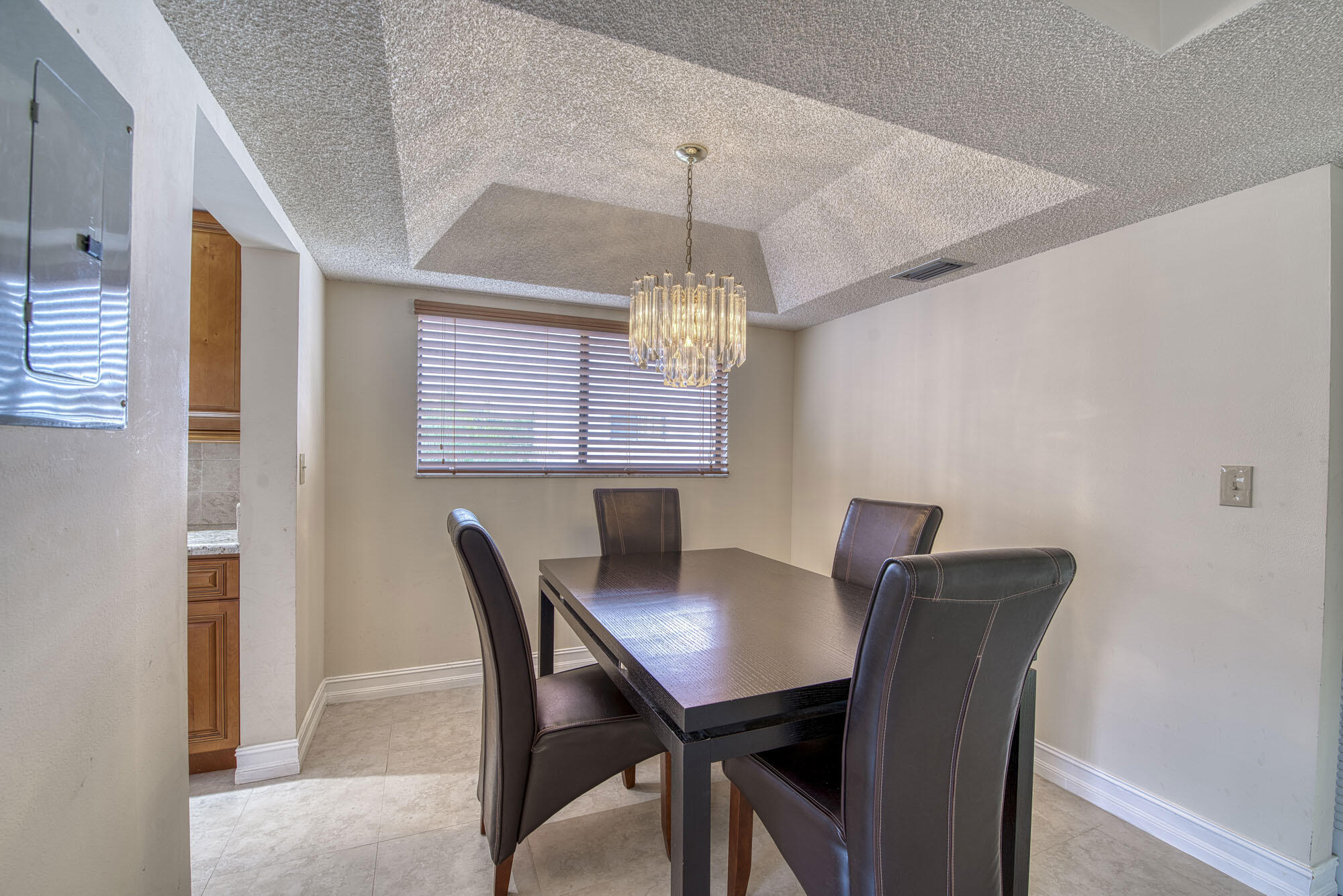 15108 Ashland Drive 215 Property Photo 5