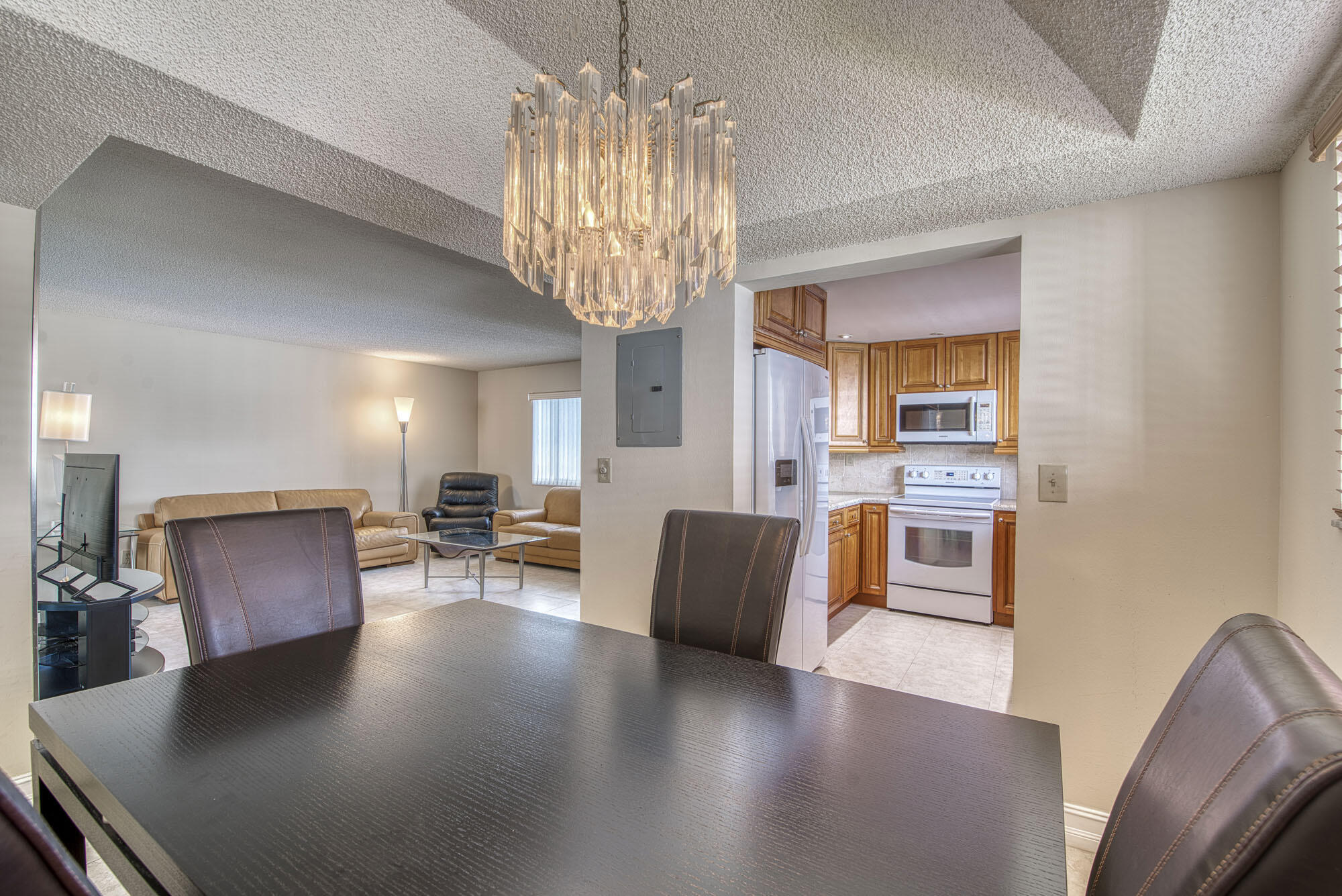 15108 Ashland Drive 215 Property Photo 6