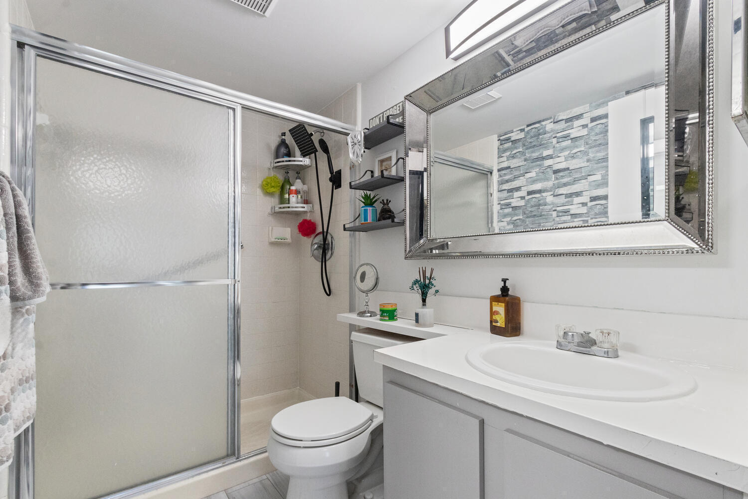 712 Sunny Pine Way E2 Property Photo 22