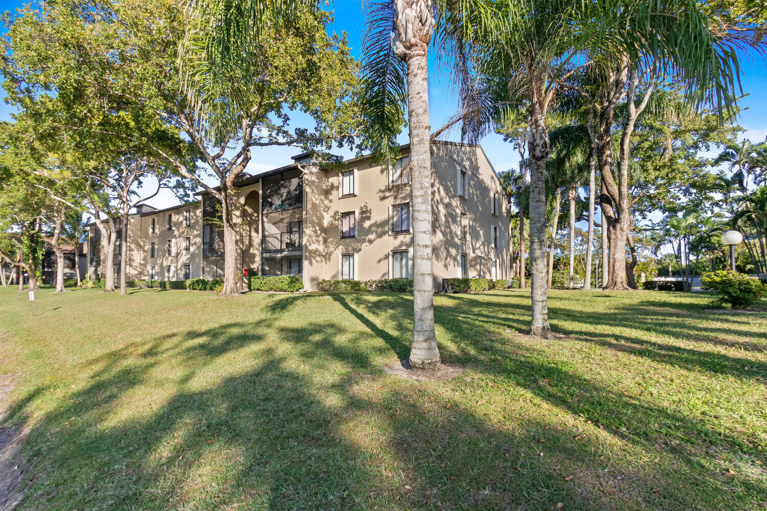 712 Sunny Pine Way E2 Property Photo 28