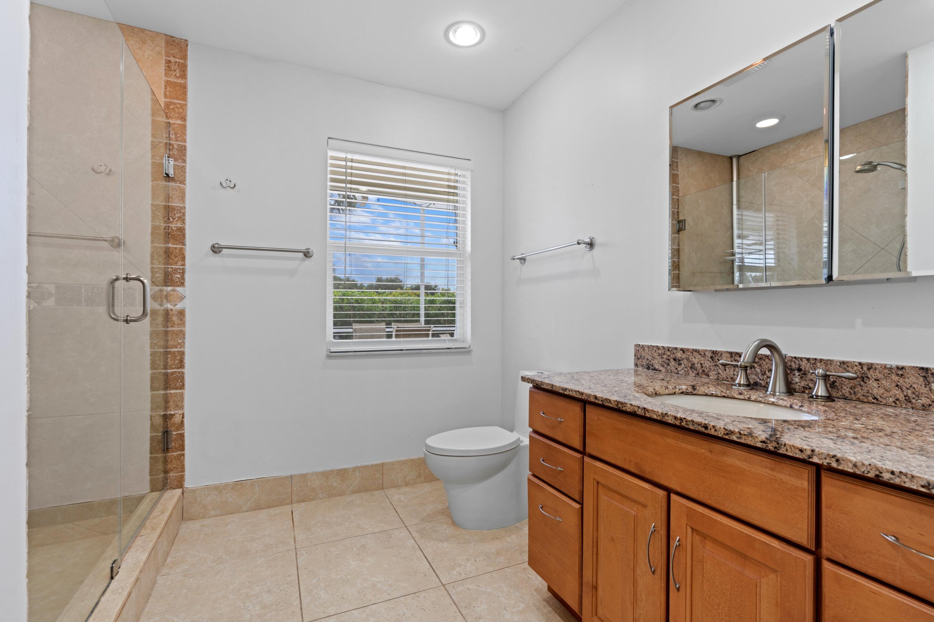 925 Foxpointe Circle Property Photo 14