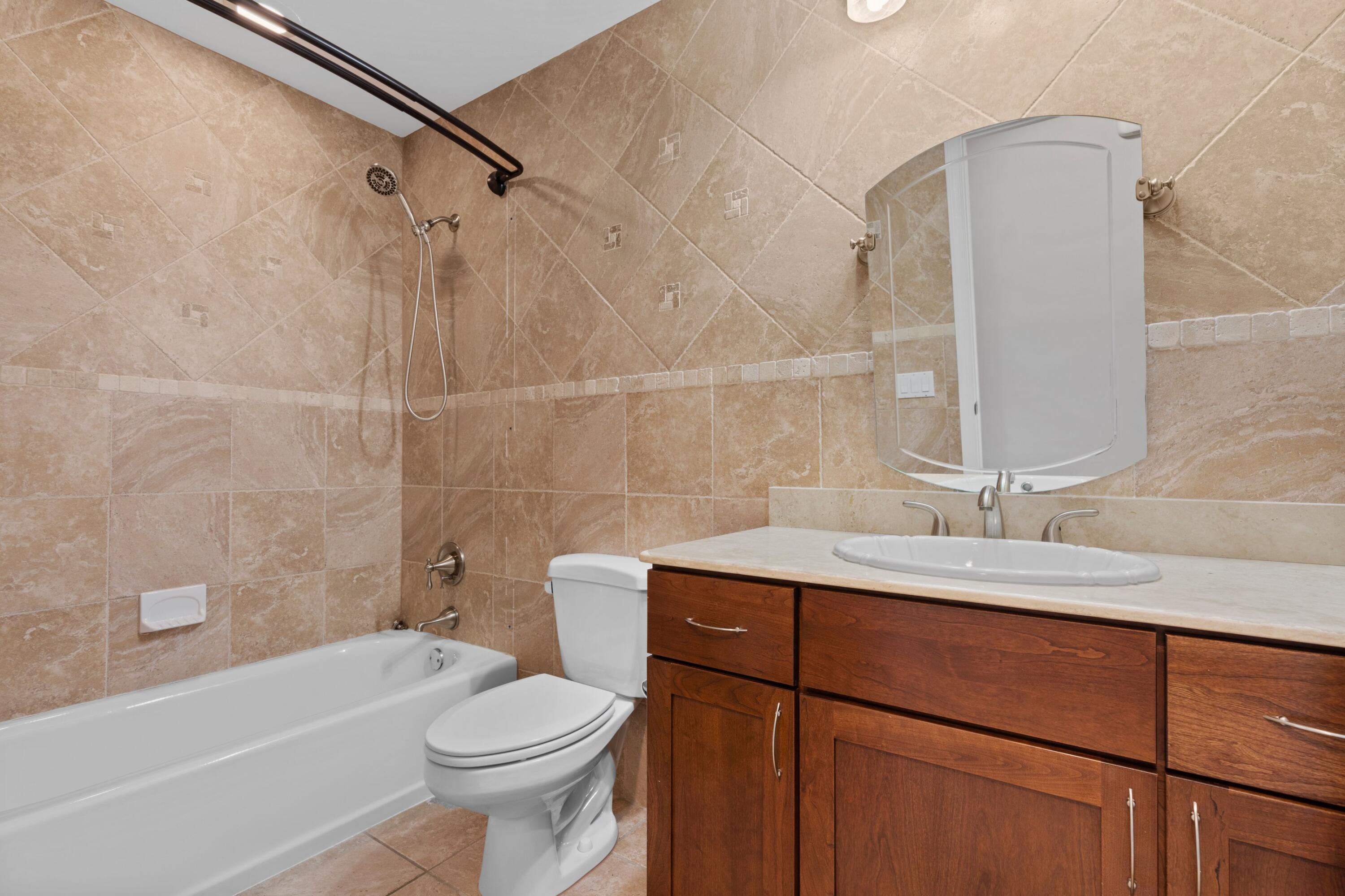 925 Foxpointe Circle Property Photo 16