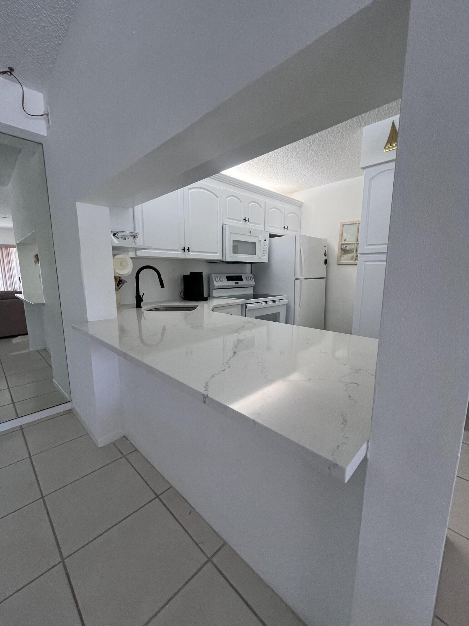 4444 Ne Ocean Boulevard B2 108 Property Photo 2
