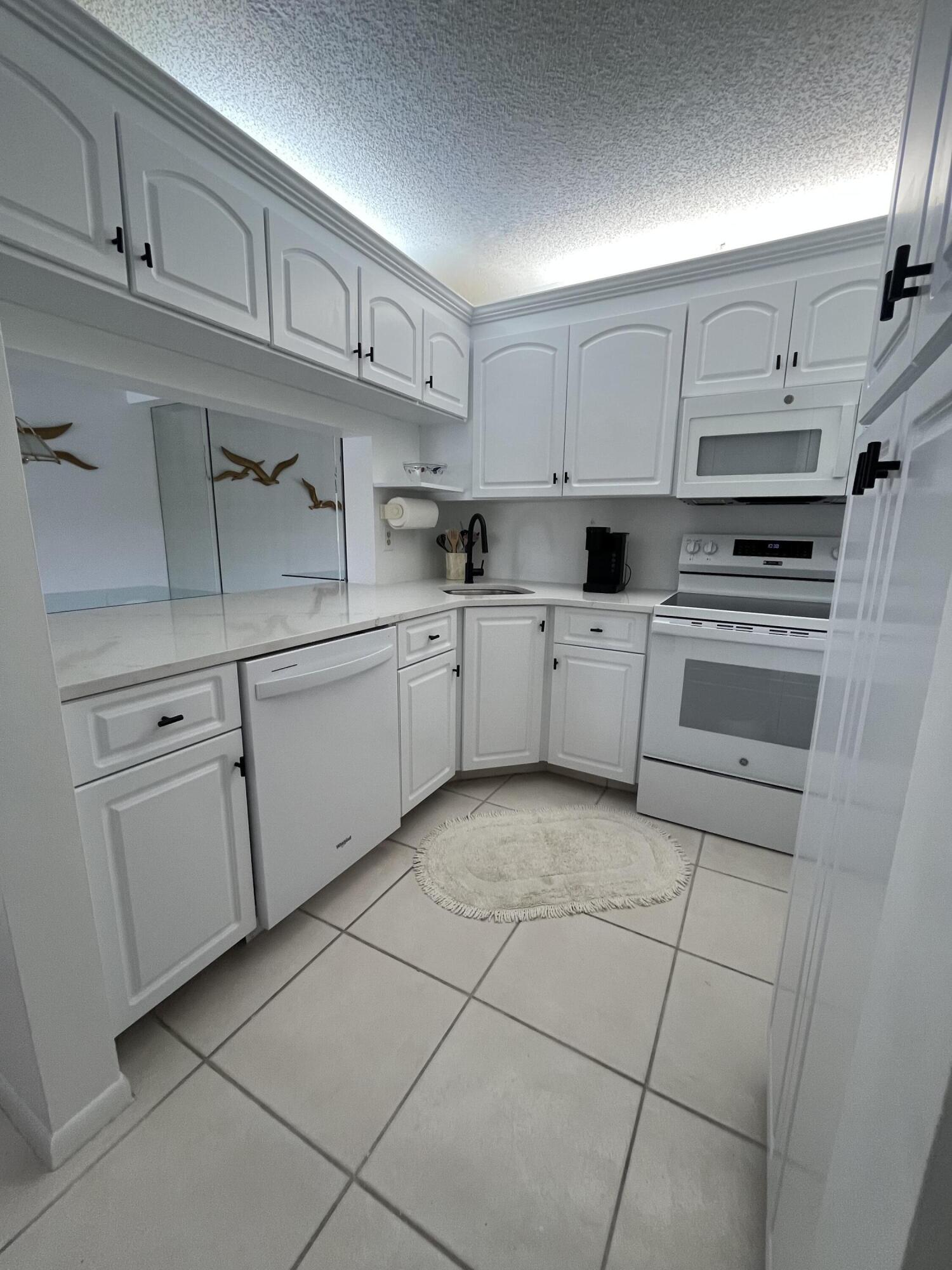 4444 Ne Ocean Boulevard B2 108 Property Photo 5