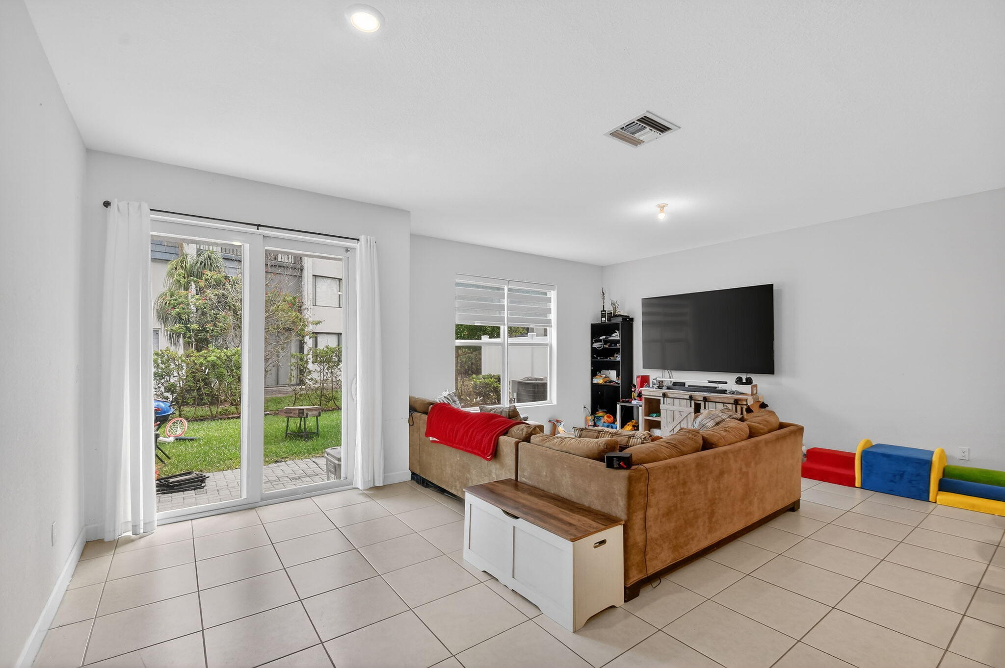 4326 Hammock Grove Drive Property Photo 12
