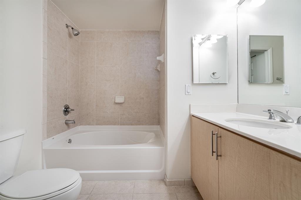 2421 Ne 65th Street 309 Property Photo 20