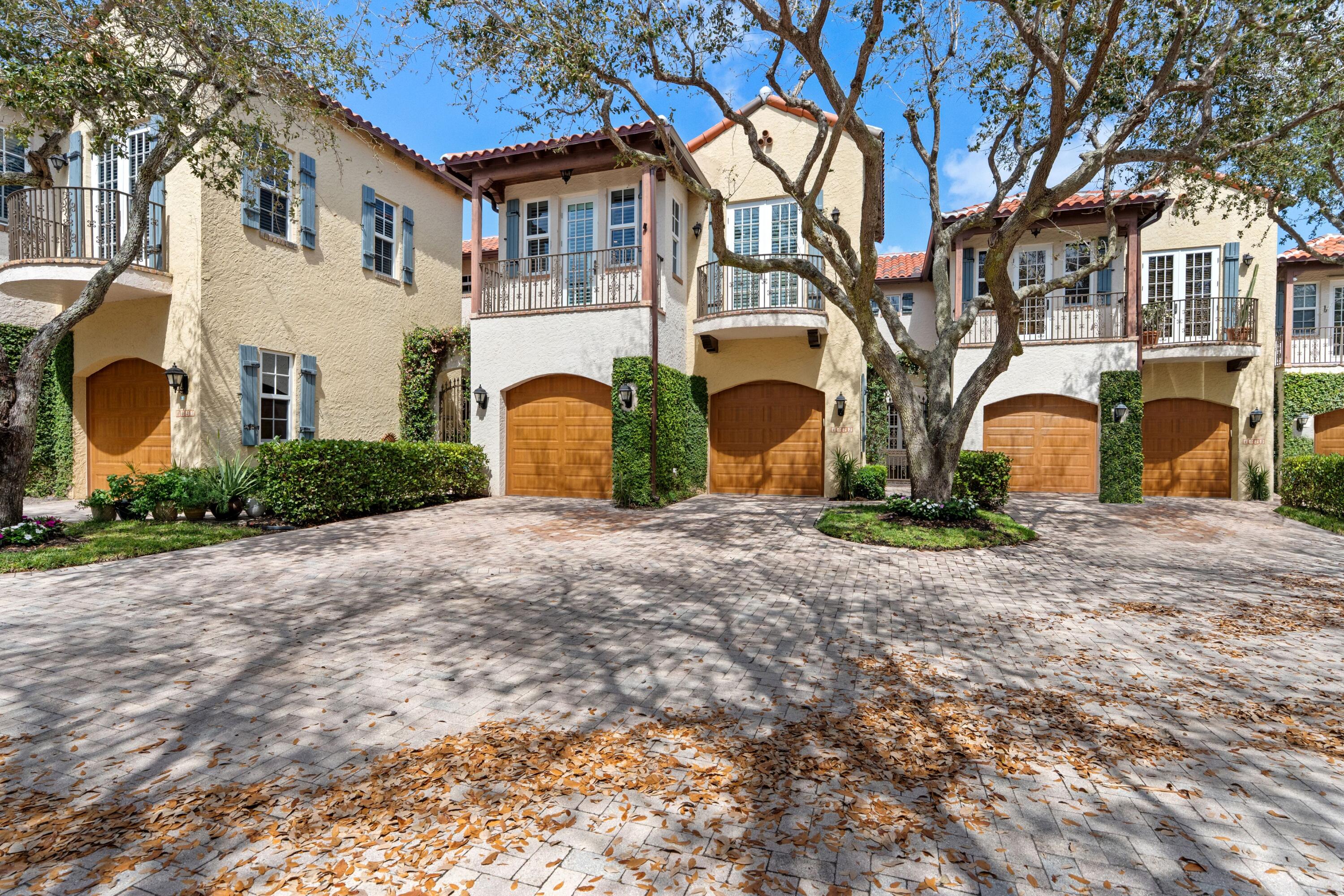 1027 Coralina Lane Property Photo 1